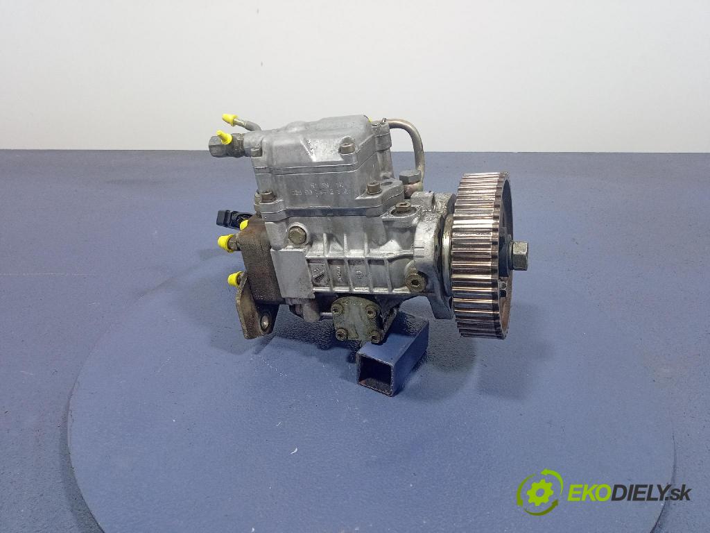 Audi A4 2001 čerpadlo Injekcia: 038130107J