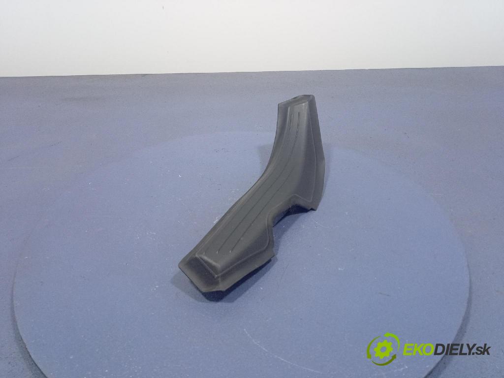 Bmw I5 m60 xdrive 2023 kryt Plast: Interiéry: 5A01523