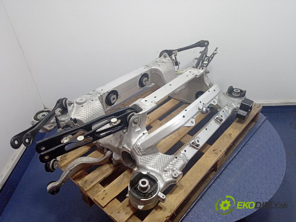 Bmw I5 m60 xdrive 2023 výstuha Pozastavenia: zad 9504302