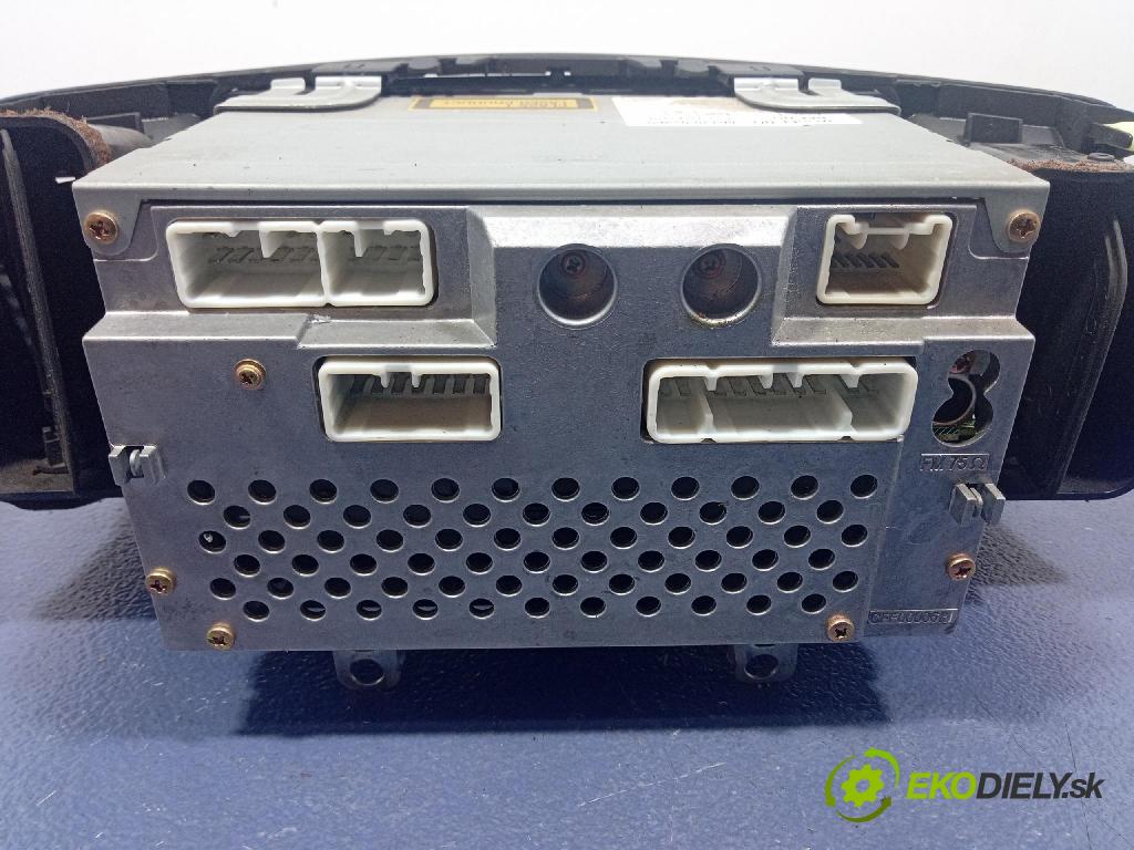 Toyota Corolla 2002 Radio I Navigácia: 86120-02260