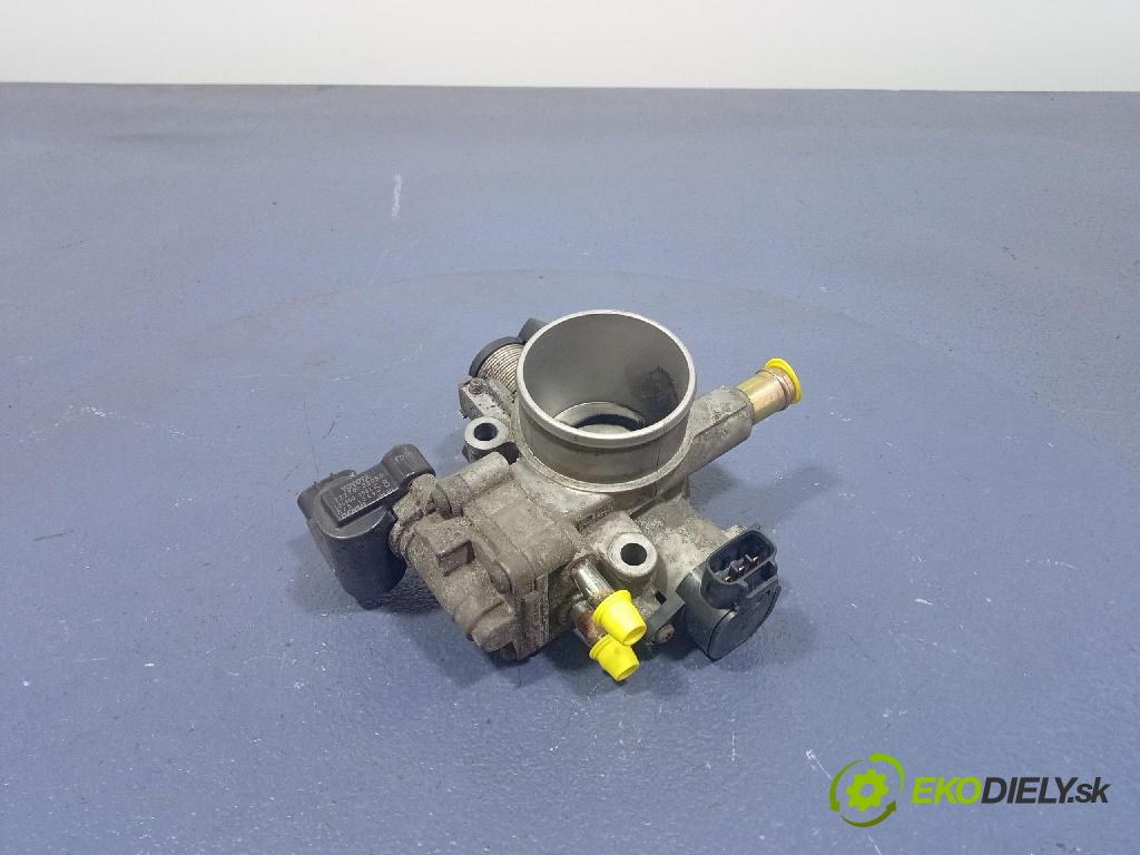 Toyota Corolla 2002 klapka 22270-22050