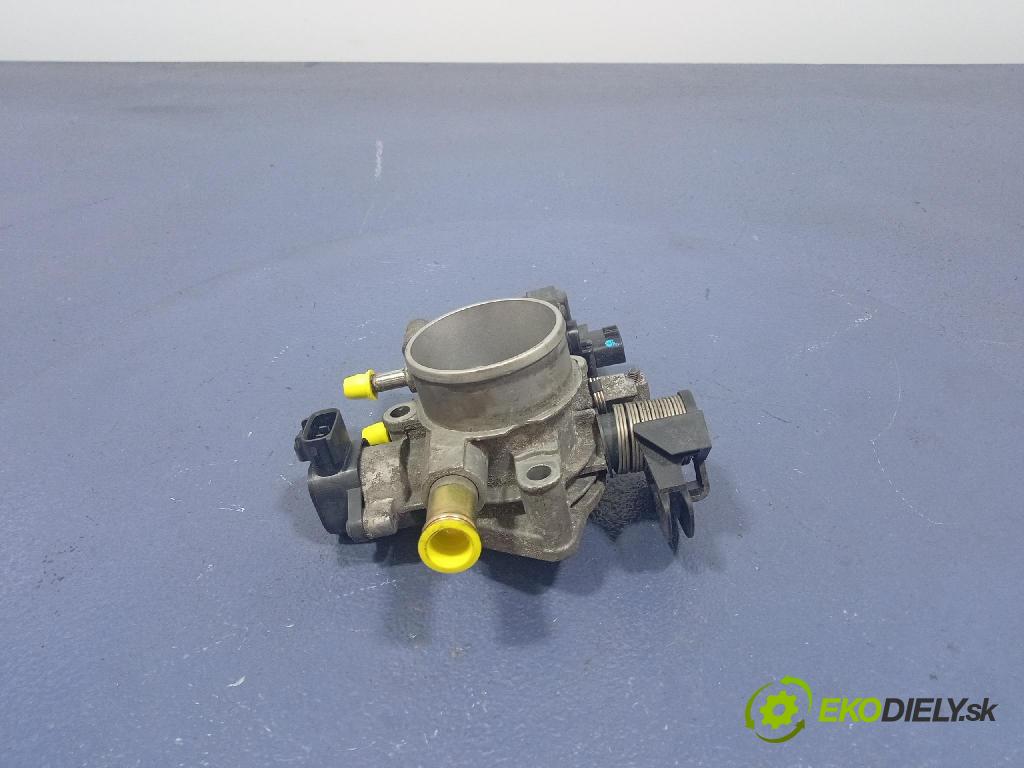 Toyota Corolla 2002 klapka 22270-22050