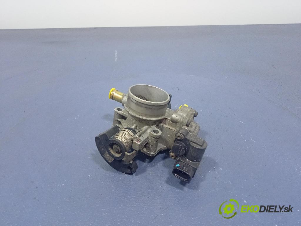 Toyota Corolla 2002 klapka 22270-22050
