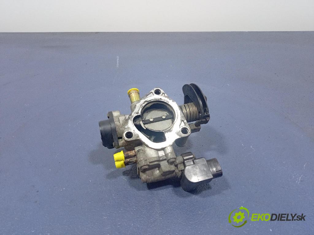 Toyota Corolla 2002 klapka 22270-22050