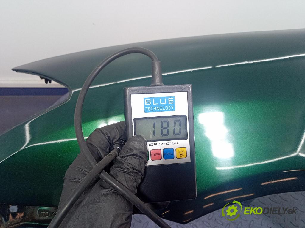 Toyota Corolla 2002 blatník Predné Vľavo: