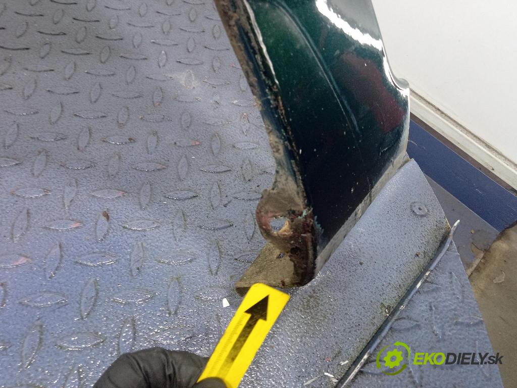 Toyota Corolla 2002 blatník Predné Vľavo: