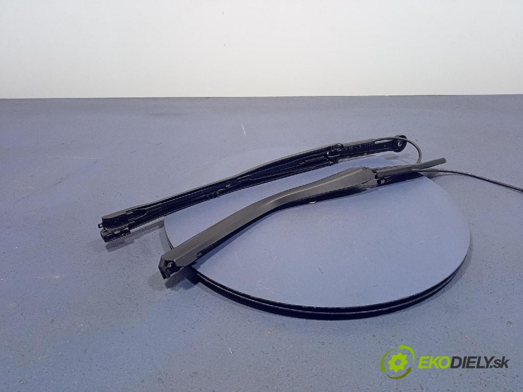 Bmw I5 m60 xdrive 2023 Rameno: Stierače: Predné 5A01A90
