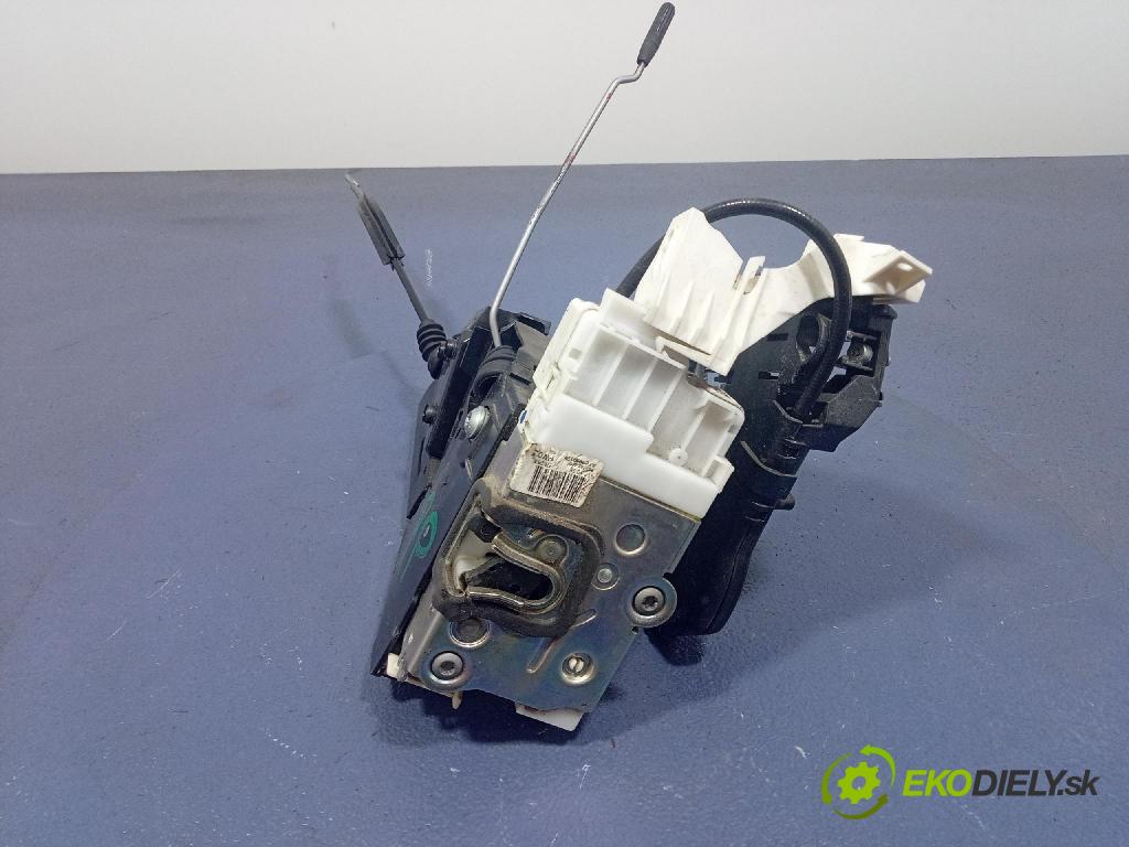 Mercedes A-Klasa 2006 zámok dvere Predné v pravo: 1697202835