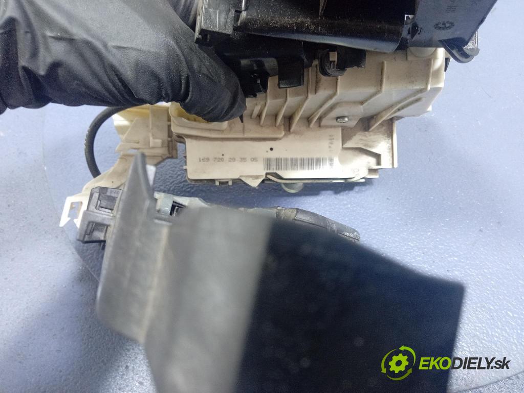 Mercedes A-Klasa 2006 zámok dvere Predné v pravo: 1697202835