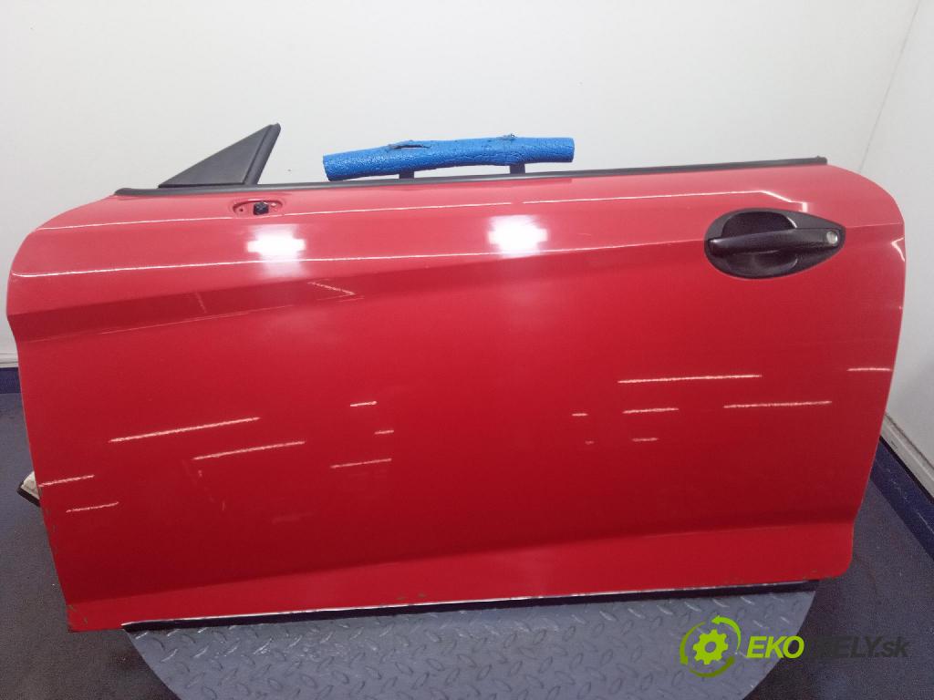 Hyundai Coupe 2004 dvere Predné Vľavo: