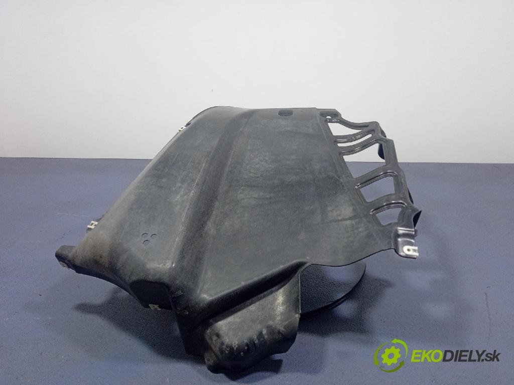 Bmw I5 m60 xdrive 2023 kryt Plast: podvozek: 9850637