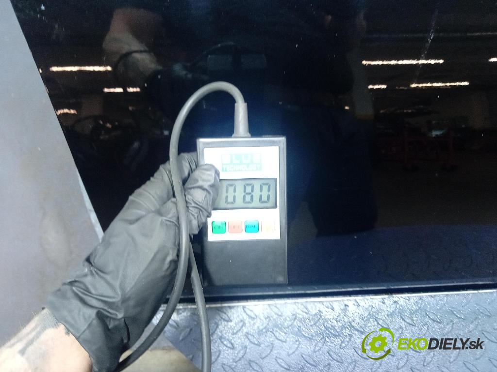 Toyota Auris 2018 dvere Predné pravé