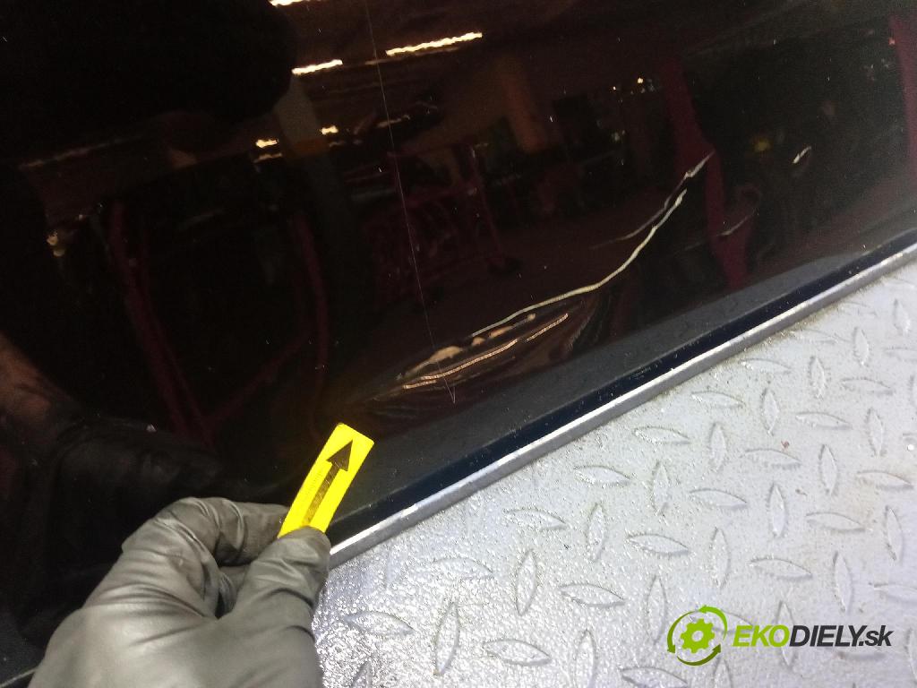 Toyota Auris 2018 dvere Predné pravé