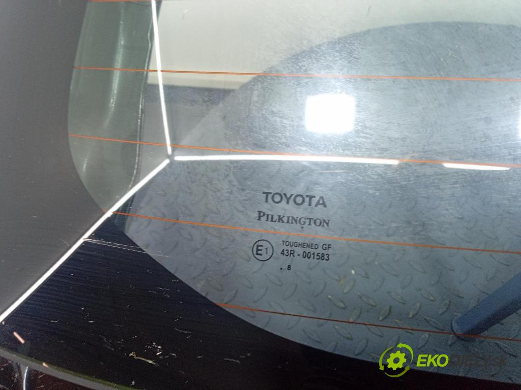 Toyota Auris 2018 zadna dveře kufra: kufra: