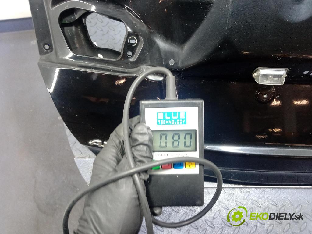 Toyota Auris 2018 zadna dveře kufra: kufra: