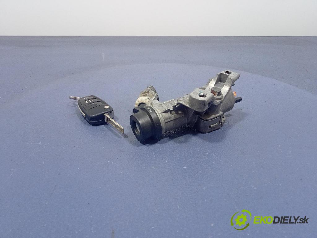 Audi A4 2005 Spínač zapaľovania: 4B0905851N