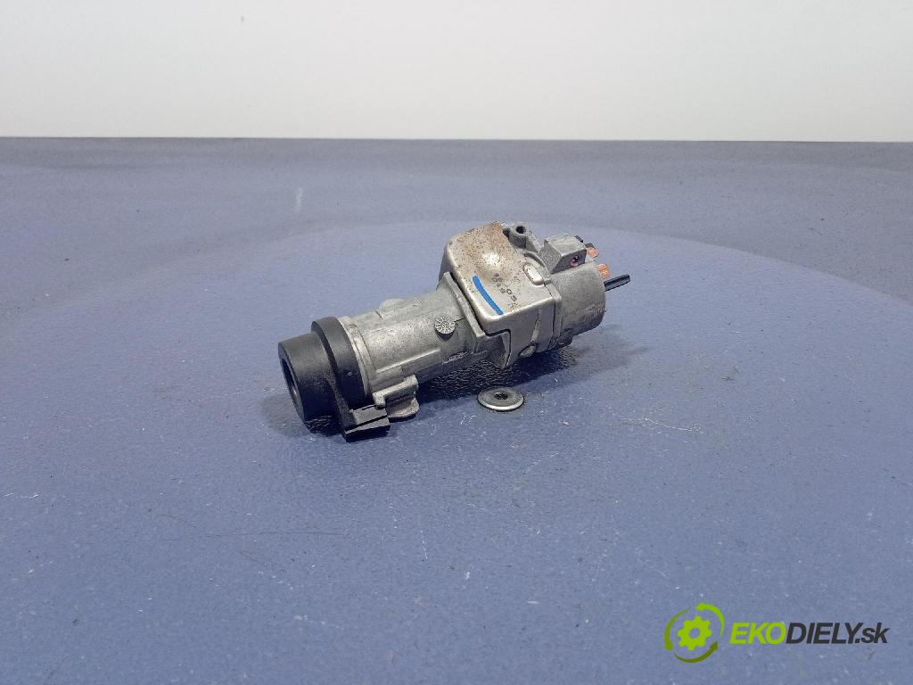 Audi A4 2005 Spínač zapaľovania: 4B0905851N