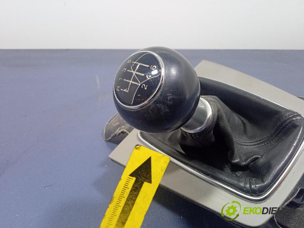 Audi A4 2005 Páka: Zmeny: 8E0711406
