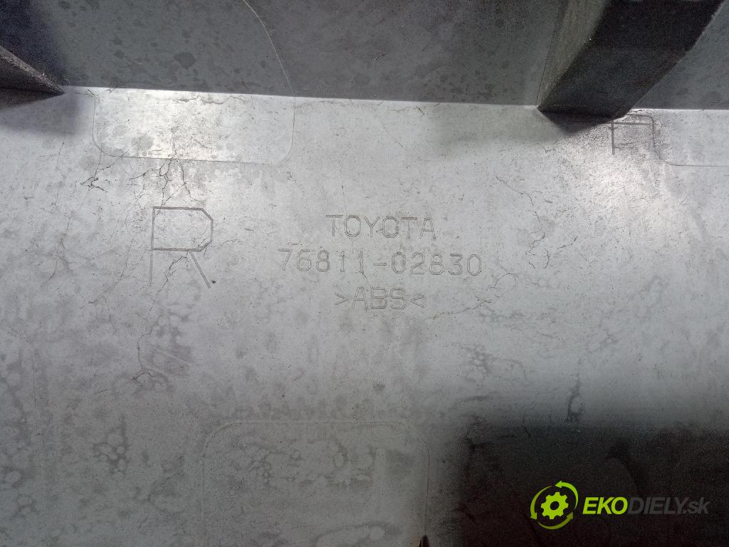 Toyota Auris 2018 zaslepka: zad 76811-02830
