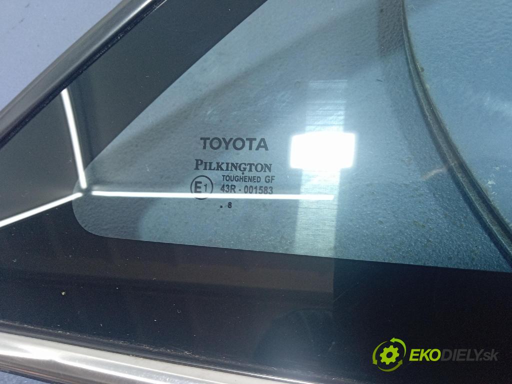 Toyota Auris 2018 sklo Karoséria: zad
