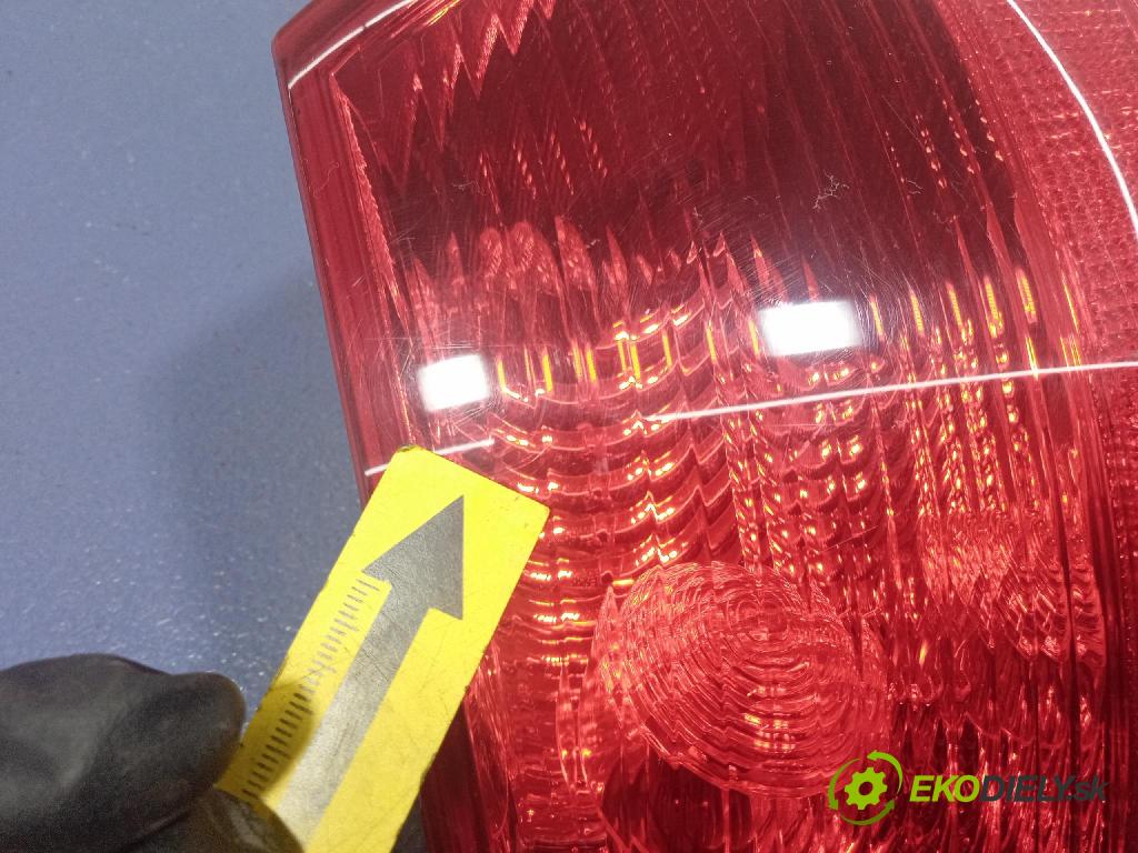 Audi A4 2005 svetlo / reflektor zad ľavá Vonkajsia: 11-B184