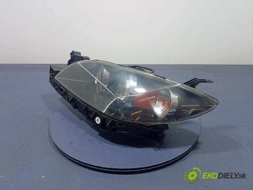 Mazda 3 2005 Reflektor: Vľavo: STANLEY P2958L