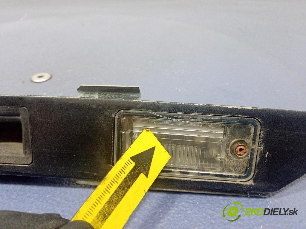 Audi A4 2005 rukoväť Klapky: Zadná: 8P4827574