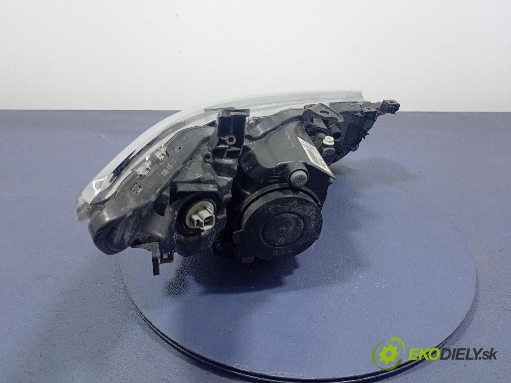 Toyota Auris 2018 Reflektor: Vľavo: 81150-02K30