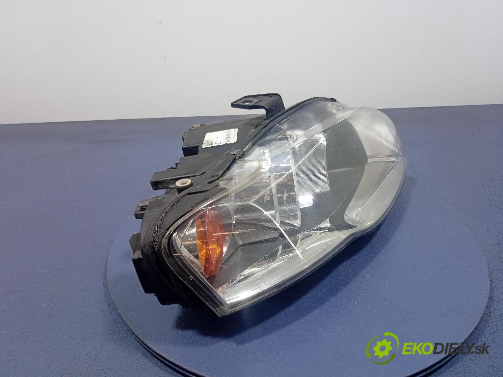 Audi A4 2005 Reflektor: v pravo: 0301219202