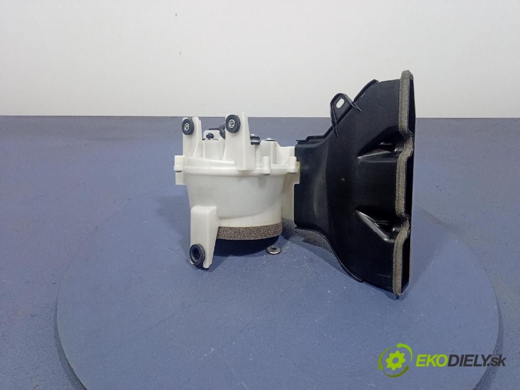 Toyota Auris 2018 ventilátor Vzduch: 016070-2061