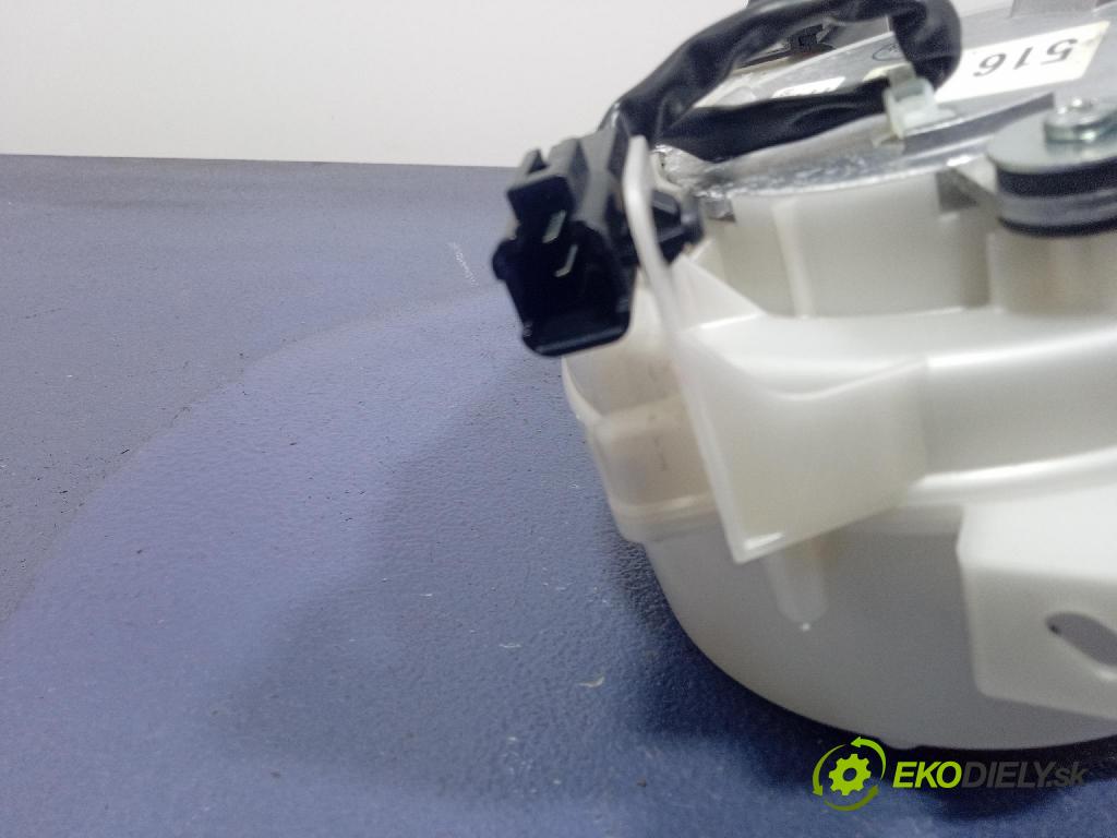 Toyota Auris 2018 ventilátor Vzduch: 016070-2061