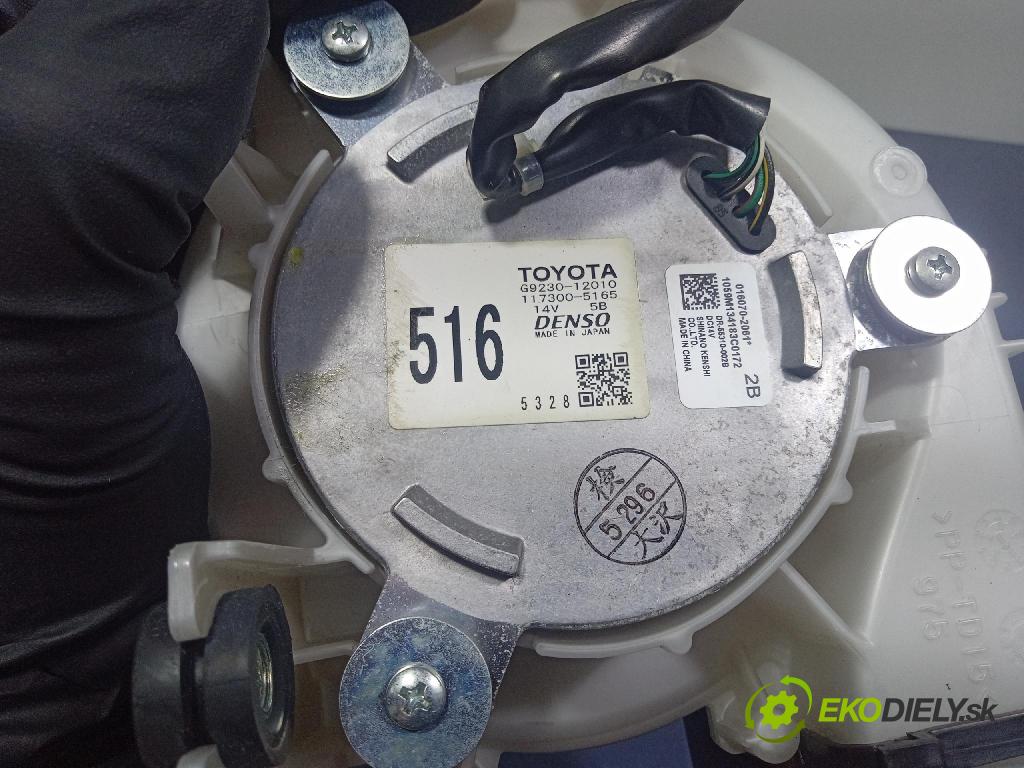 Toyota Auris 2018 ventilátor Vzduch: 016070-2061