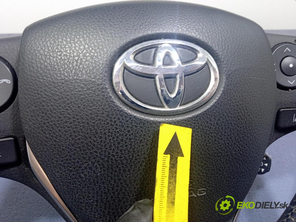 Toyota Auris 2018 volant