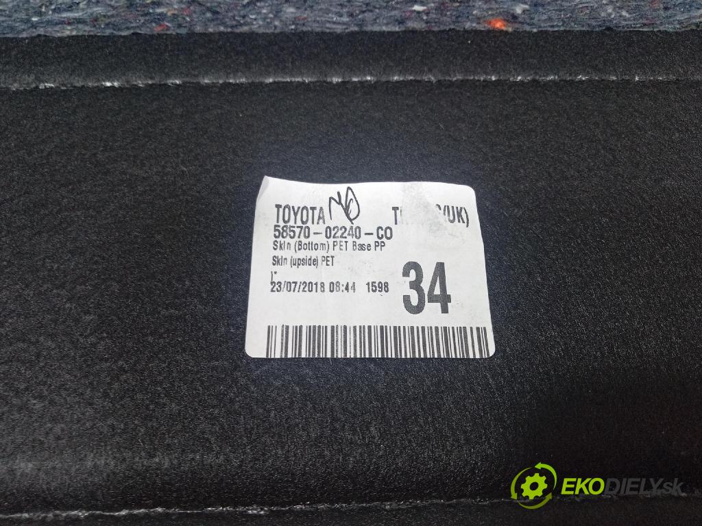Toyota Auris 2018 koberec do auta 58570-02240