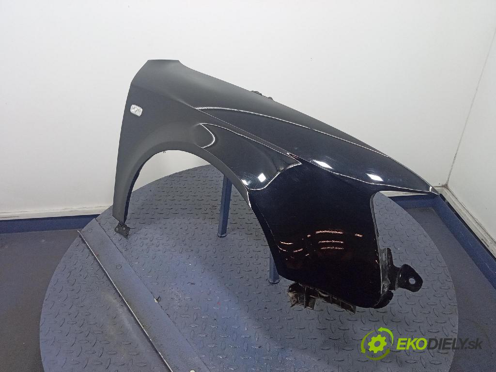 Audi A4 2005 blatník Predné v pravo: AD10014AR