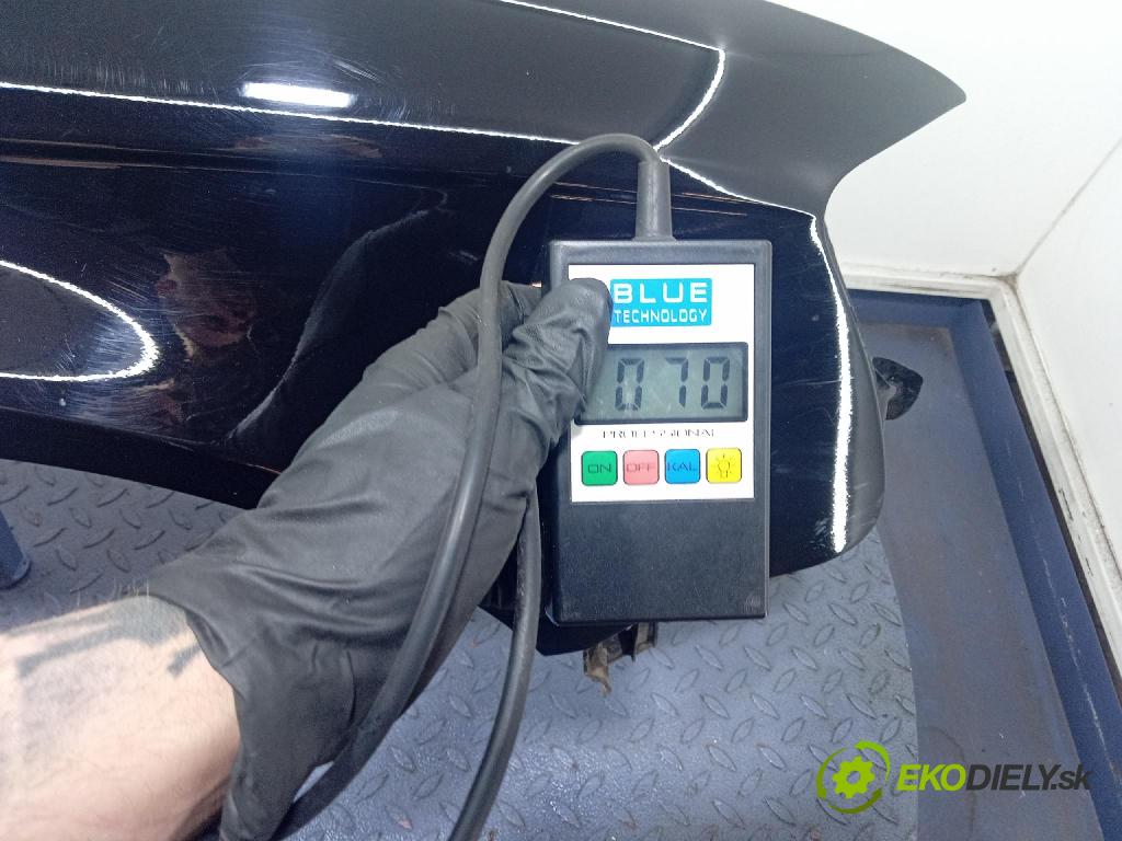 Audi A4 2005 blatník Predné v pravo: AD10014AR