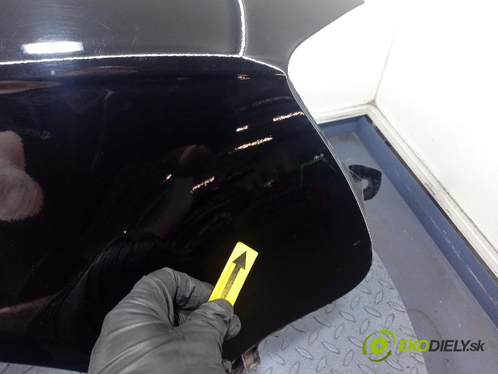 Audi A4 2005 blatník Predné v pravo: AD10014AR
