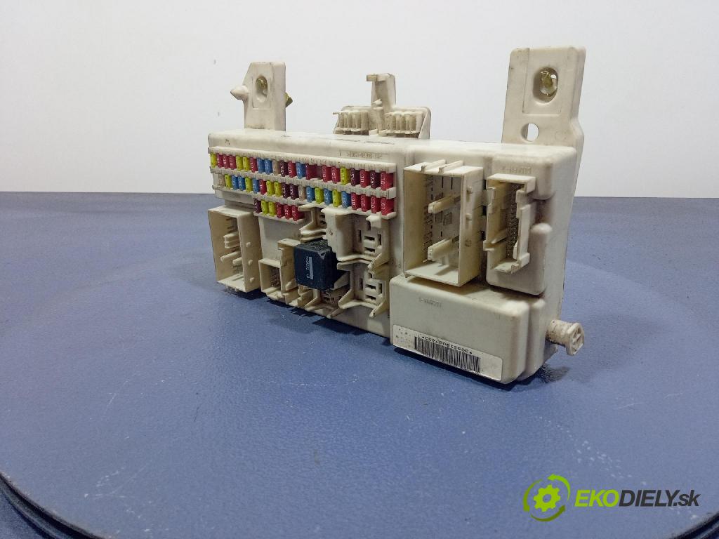 Ford C-max 2004 skrinka Poistky: 3M5T-14A073-DG