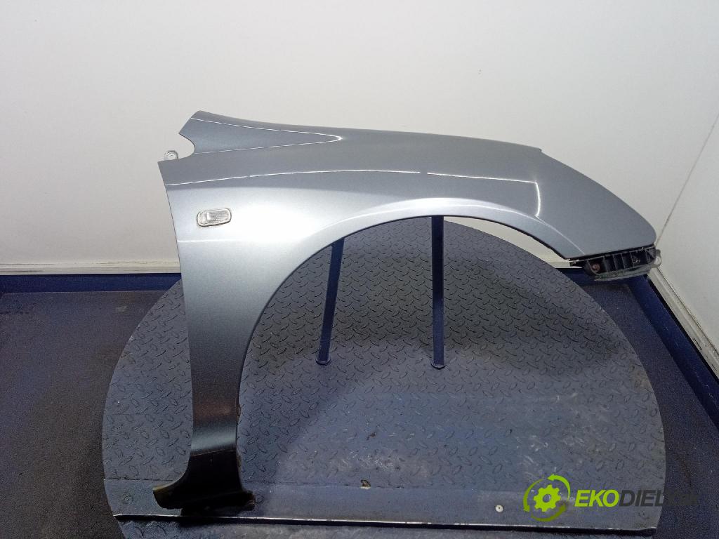 Honda Civic 1.4 2004 blatník Predné v pravo: