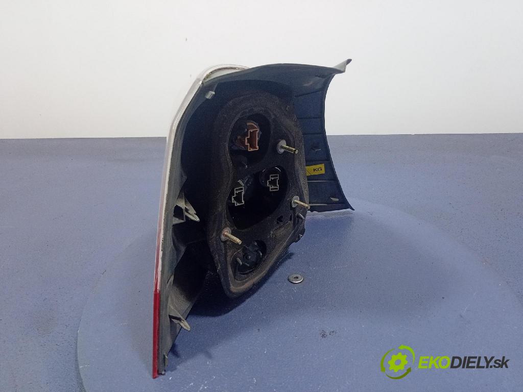 Honda Civic 1.4 2004 svetlo / reflektor zad Prava: Vonkajsia: