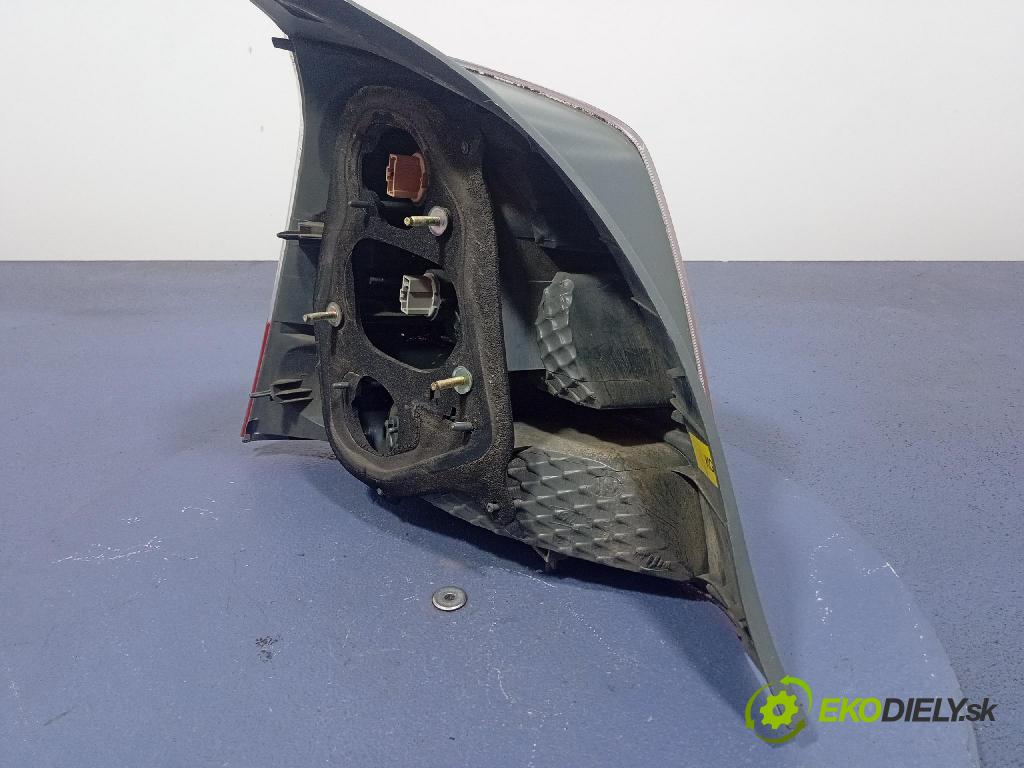 Honda Civic 1.4 2004 svetlo / reflektor zad Prava: Vonkajsia: