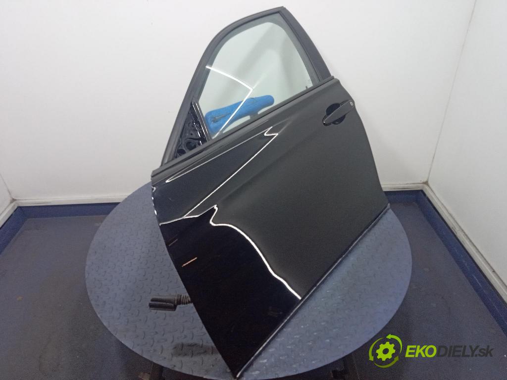 Bmw Seria 3 2018 dvere Predné Vľavo:
