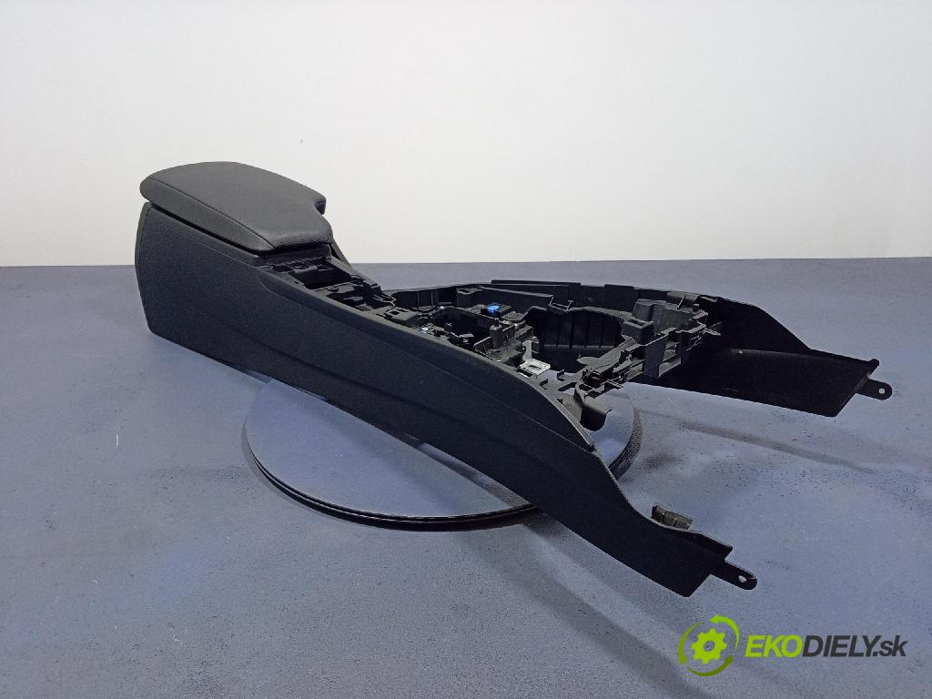 Bmw Seria 3 2018 tunel Stredný: