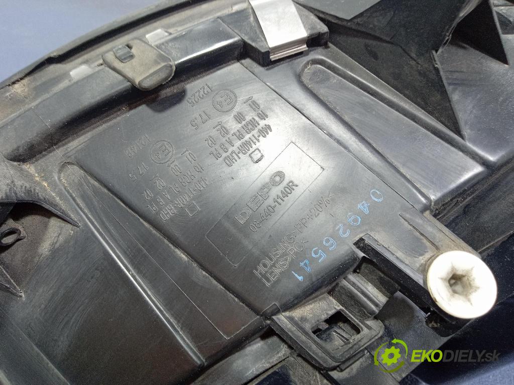 Mercedes Vito 2005 světlo v pravo: 440-1140R