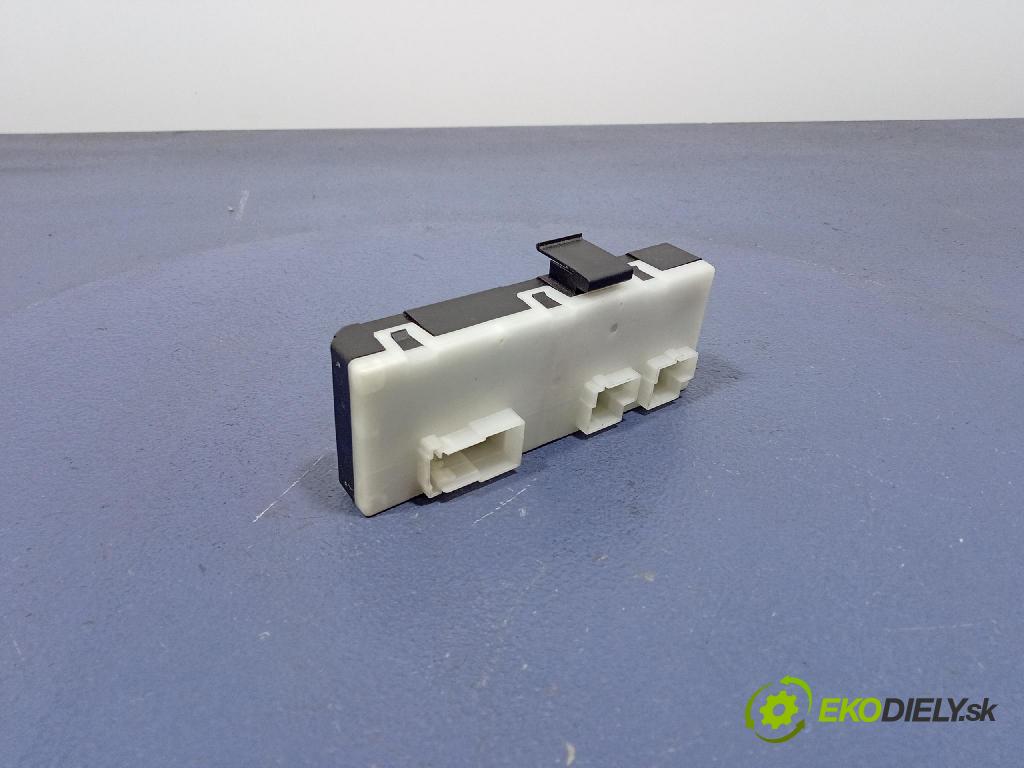 Bmw Seria 3 2018 riadiaca jednotka 8739659