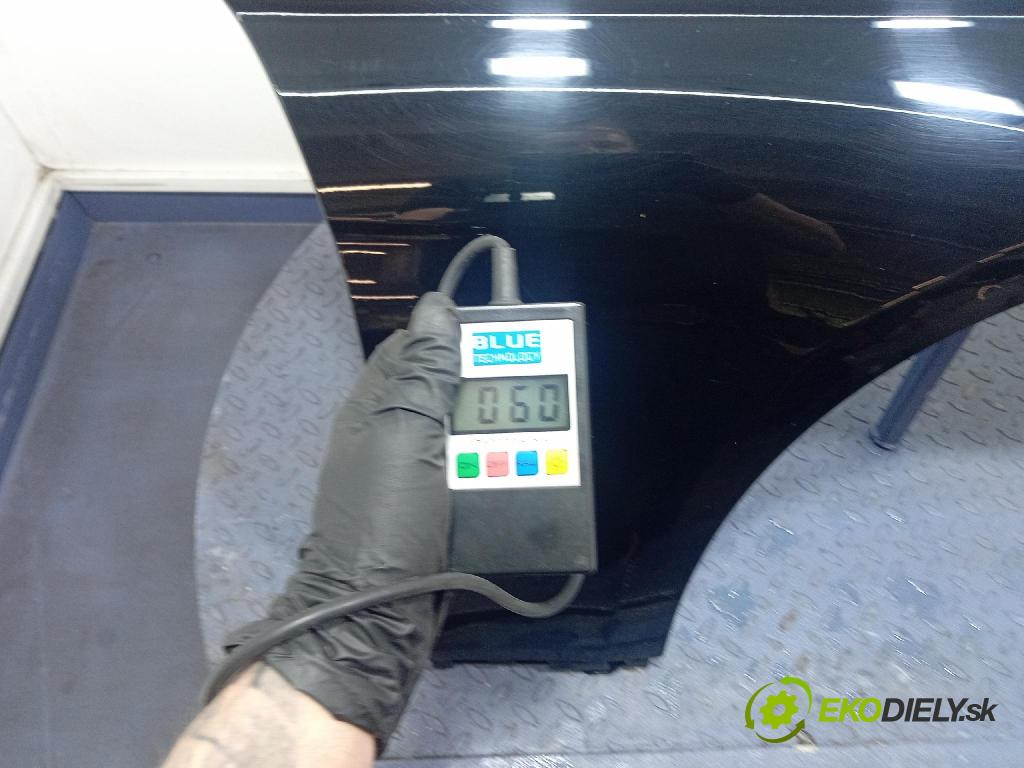 Bmw Seria 3 2018 blatník Predné v pravo: