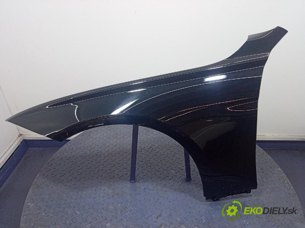 Bmw Seria 3 2018 blatník Predné Vľavo: