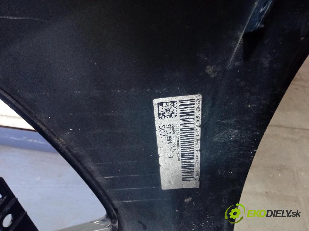 Audi A4 0 nárazník Predné 8W0807457