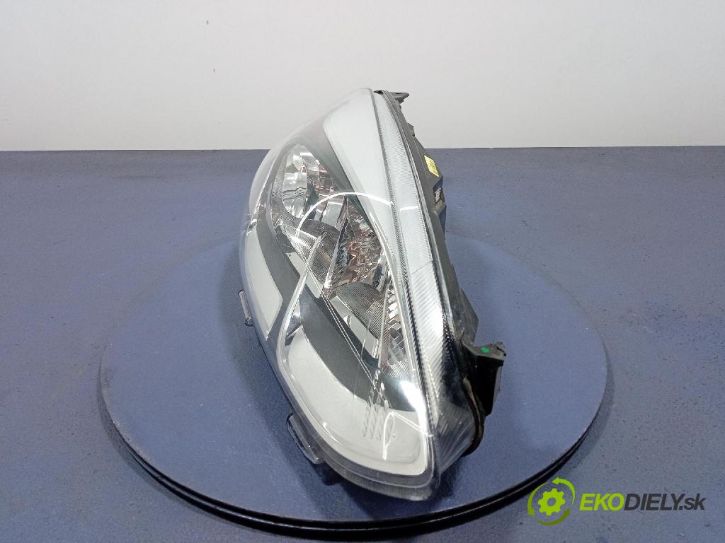 Ford Fiesta 0 světlo v pravo: H1BB-13W029-AD