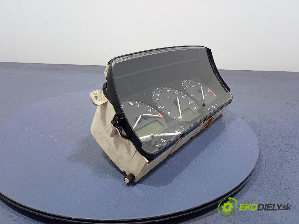 Volkswagen Passat 1.9 tdi 1994 Přístrojová deska 3A0919033R